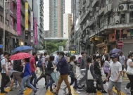 香港在预期人手短缺情况下优先考虑本地就业